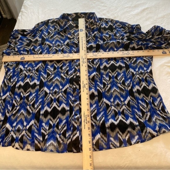 Lane Bryant Blue Black Sheer Lightweight Chevron Button Long Slv Flowy SZ 22/24 - Picture 8 of 10